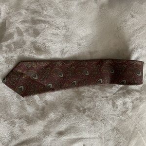 Courtenay 100% silk tie